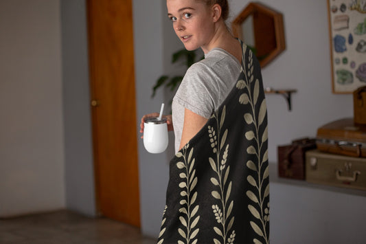Botanical Pattern Throw Blanket, Cozy Home Decor, Gift for Her, Winter Warmth, Boho Chic, Plant Lover's Gift
