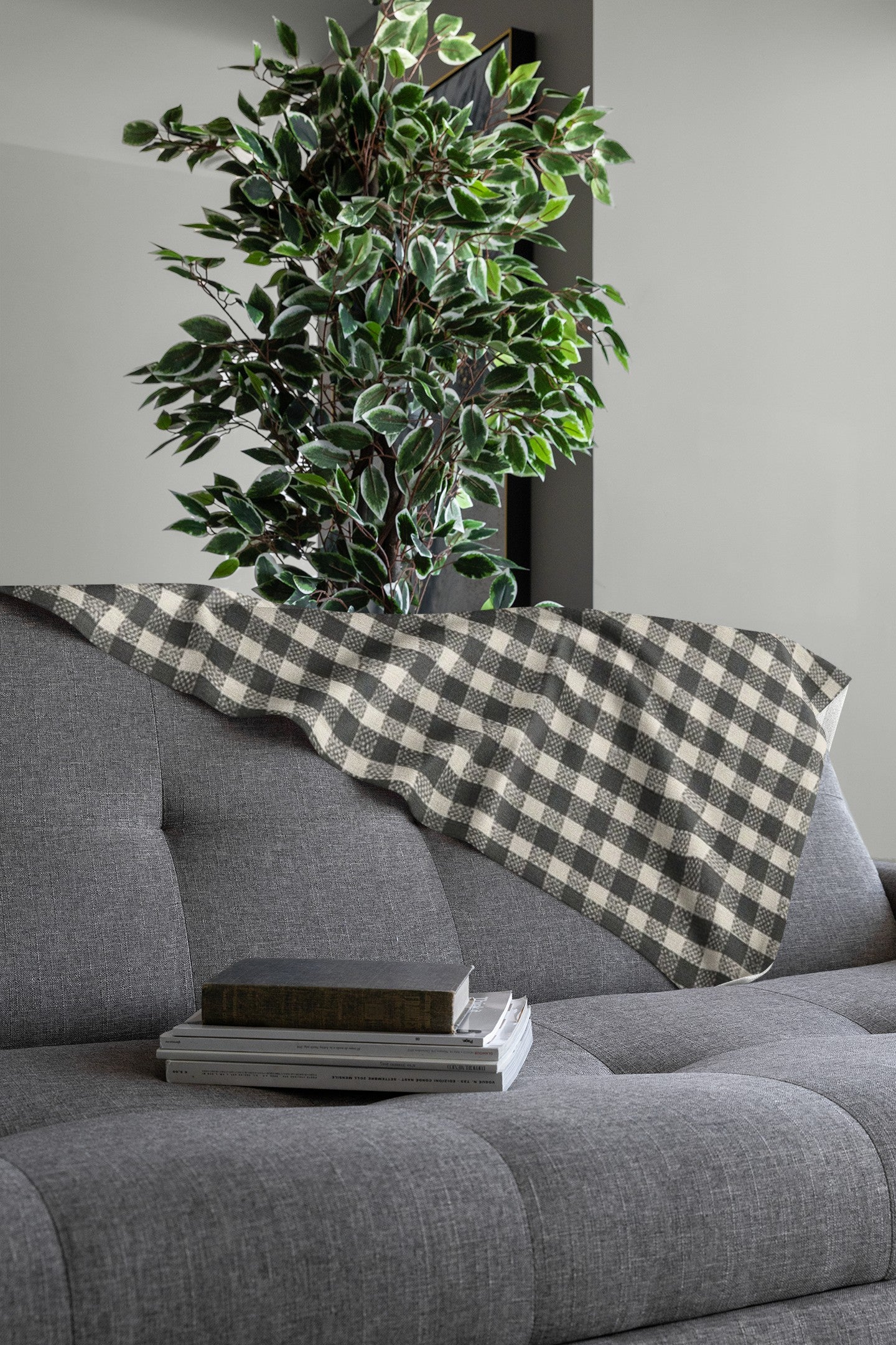 Cozy Geometric Throw Blanket for Home Decor, Perfect for Gift, Picnic, Blanket Ladder, Sofa, Couch, Living Room, and Bedding